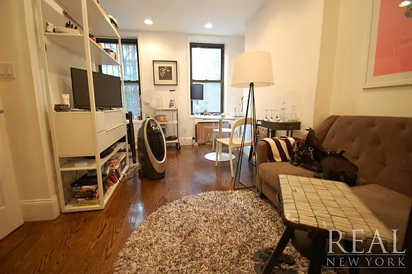 Rented by REAL New York | media 24