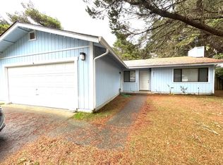 231 Breakwater Dr, Crescent City, CA 95531