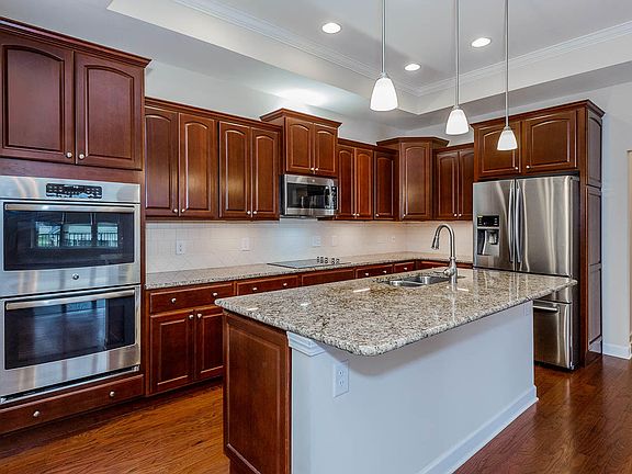 4th image of 1001 Pryse Farm Blvd