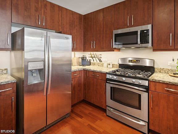 5th image of 160 E Illinois St APT 1505