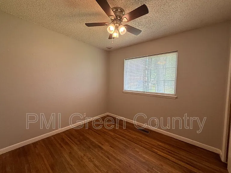 4805 Bermuda Cir — Photo 7
