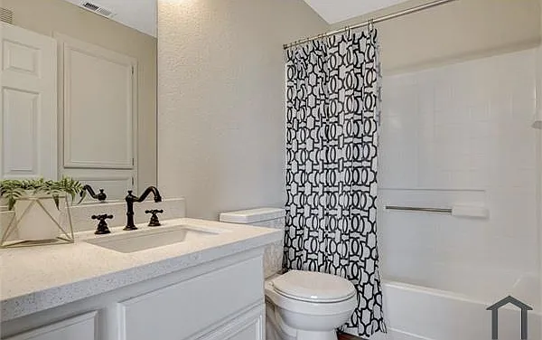 4730 E Craig Rd — Photo 10