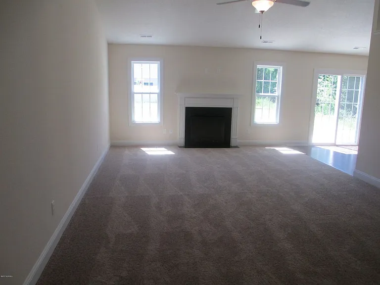 813 Fort Sumter Way — Photo 2
