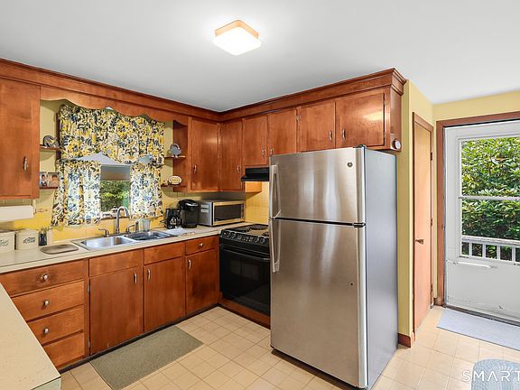 5th image of 652 Brickyard Road