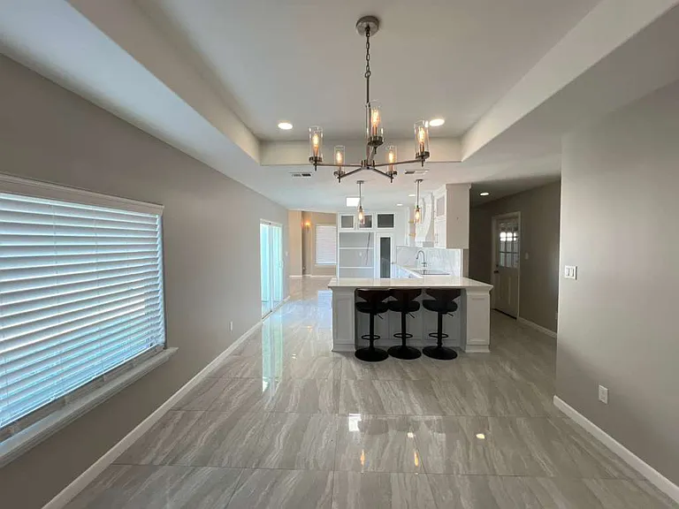 5511 N 36th Ln — Photo 3