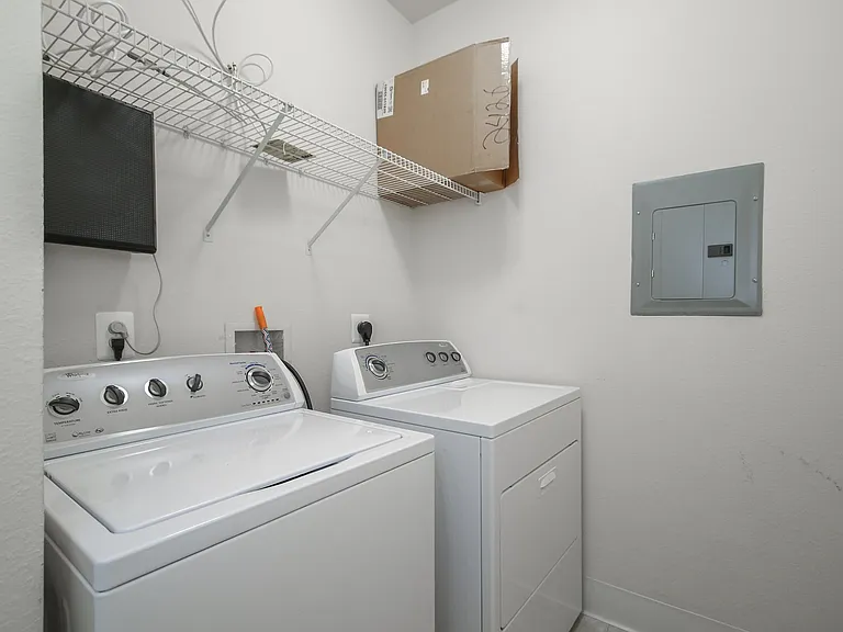 11750 Old Georgetown Rd — Photo 15