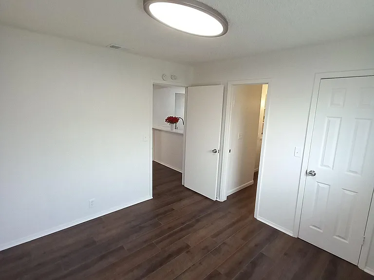 200 E Courtland Pl #12 — Photo 10