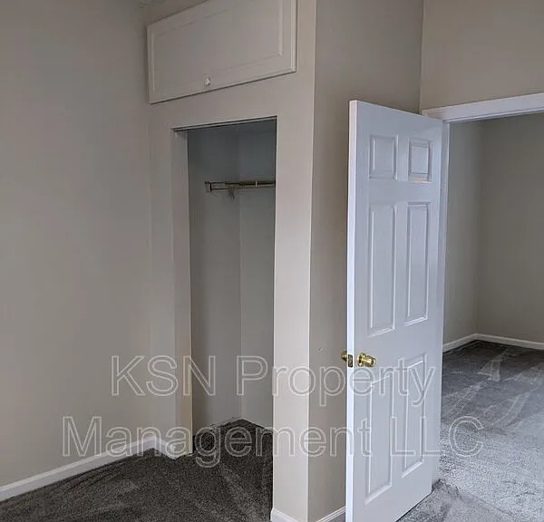 1124 Collins St — Photo 8