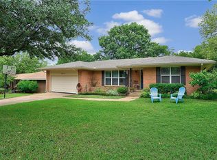 1411 Robin Dr, Sherman, TX 75092