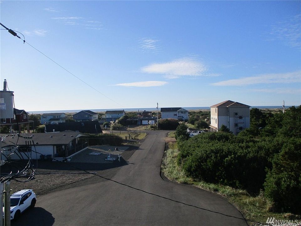 1st image of 806 Lipari Pl