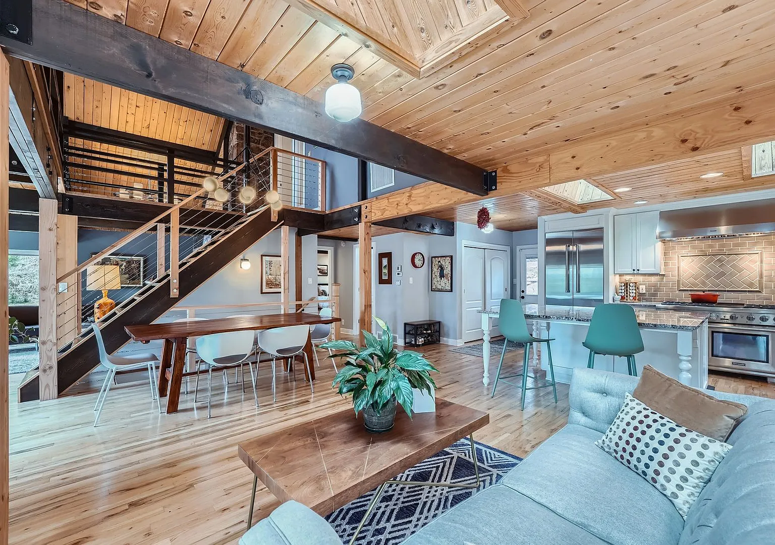 Mountain Retreat: Fully Furnished 3 BDR Home with Sauna — Photo 1