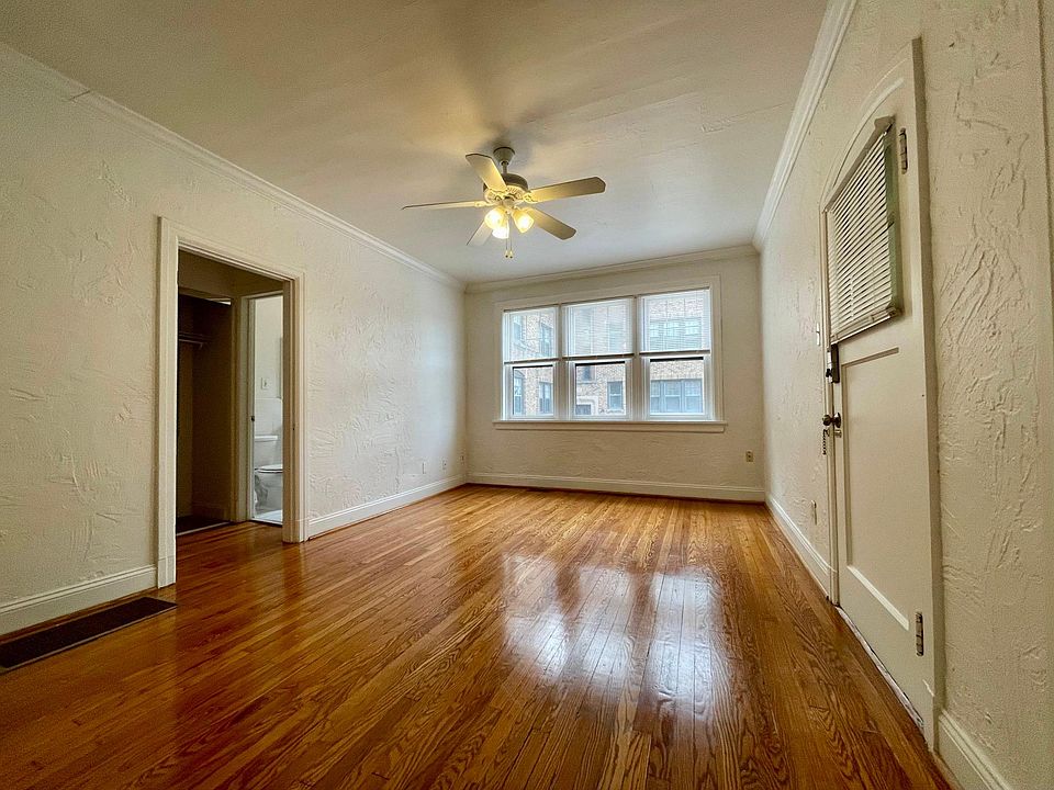 1st image of 7340 Forsyth Blvd APT 207