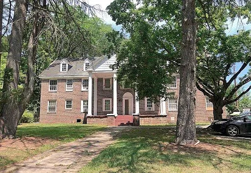 1004 W Main St — Photo 1