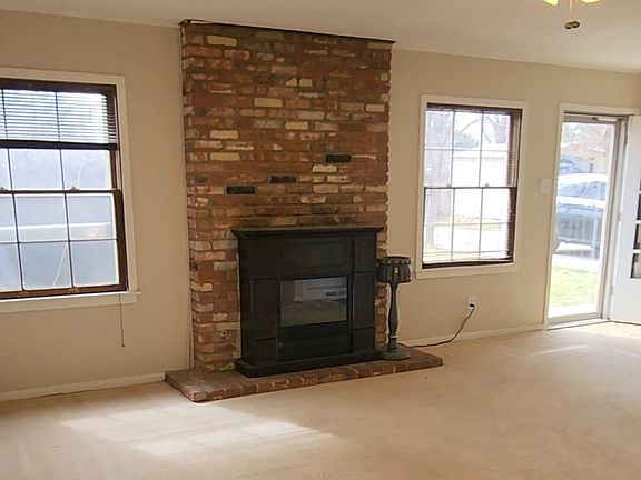 Spacious Family Room