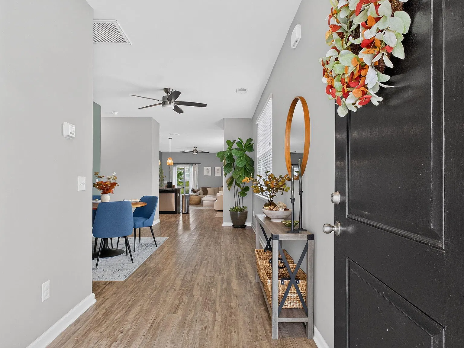 3 bed, 2.0 bath, 1456 sqft, $2,400 — Photo 3