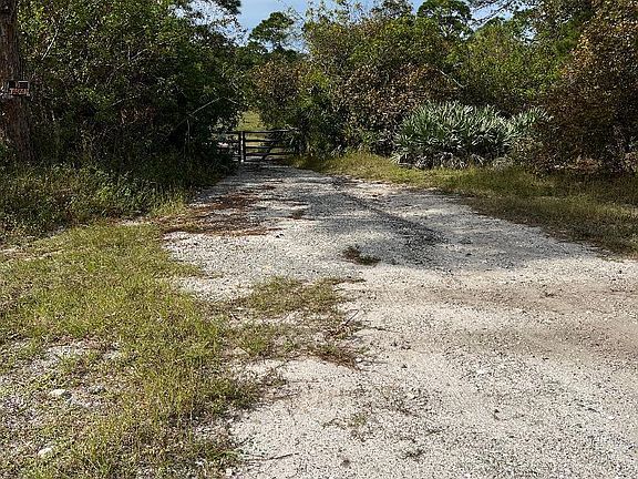 4th image of 6595 Turnpike Feeder Road