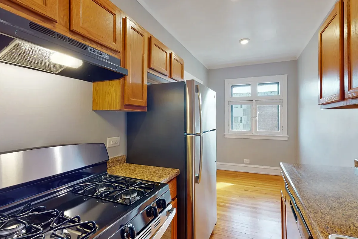 165 S. Oak Park Ave. — Photo 1