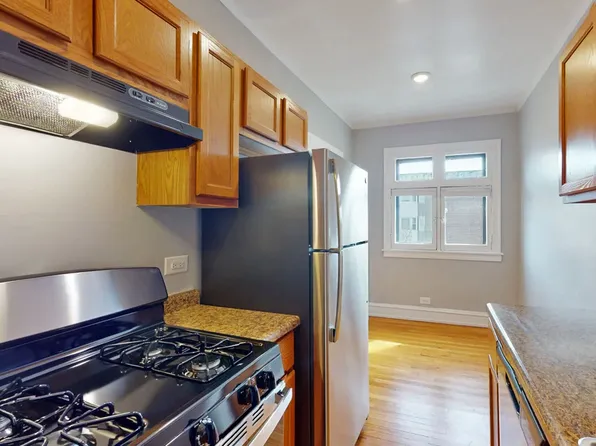 165 S. Oak Park Ave., 165 S Oak Park Ave #13, Oak Park, IL 60302