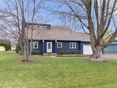 55 Clarece Trl, Somonauk, IL, 60552