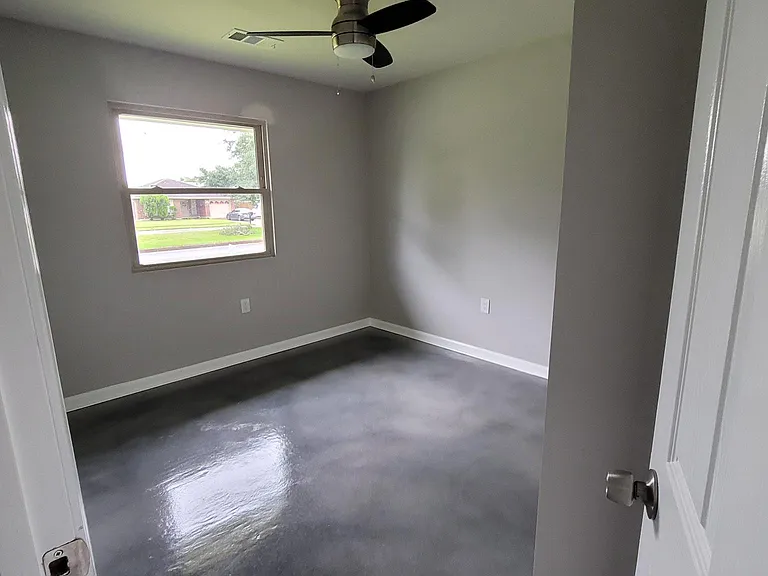 525 E Loyola Dr — Photo 18