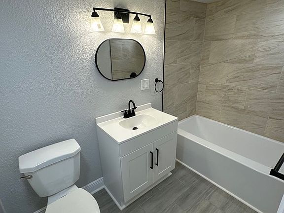 5th image of 1104 50th Avenue Dr W #1