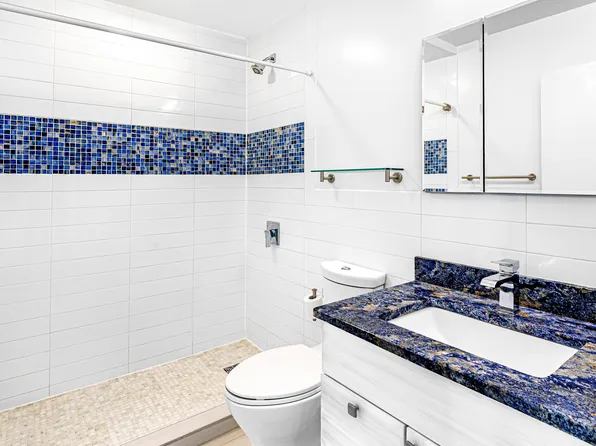 137 East 36th Street image 6 of 12