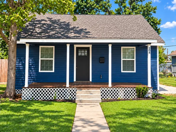 204 S 7th St, La Porte, TX 77571
