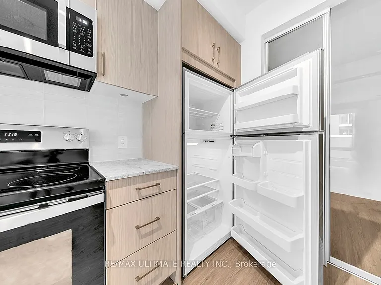 4010 Eglinton Ave W #519 — Photo 17