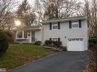 2016 Shadybrook Ln, Feasterville Trevose, PA 19053