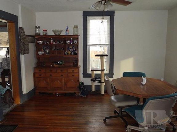 5th image of 906 N A St