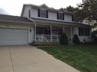 930 S Pine Hill Dr, Decatur, IL 62521