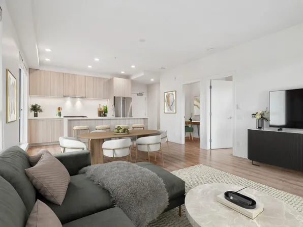 721 Anskar Ct #508, Coquitlam, BC V3J 0L4