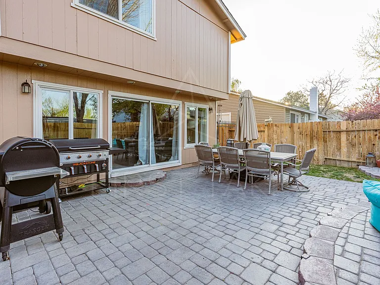4325 Mendocino Ln — Photo 12
