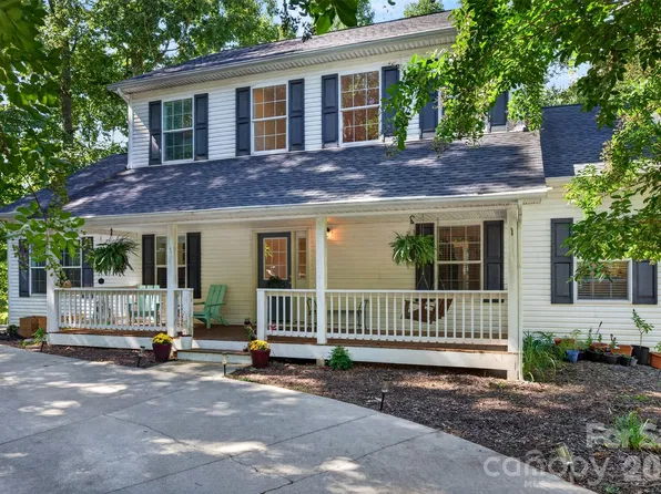 9 Gollum Dr, Fairview, NC 28730