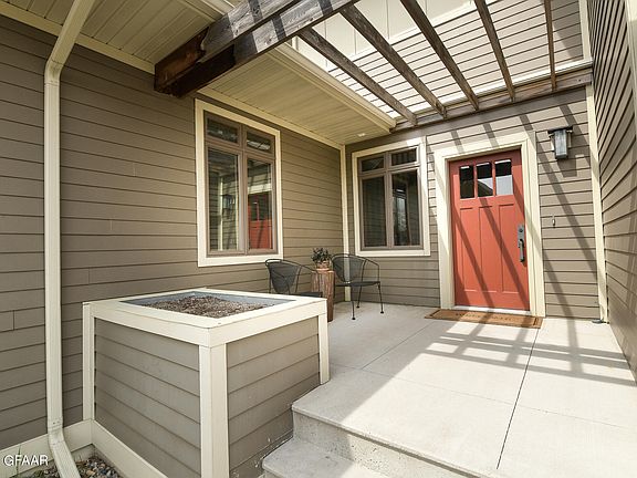3rd image of 5886 Pinehurst Ct