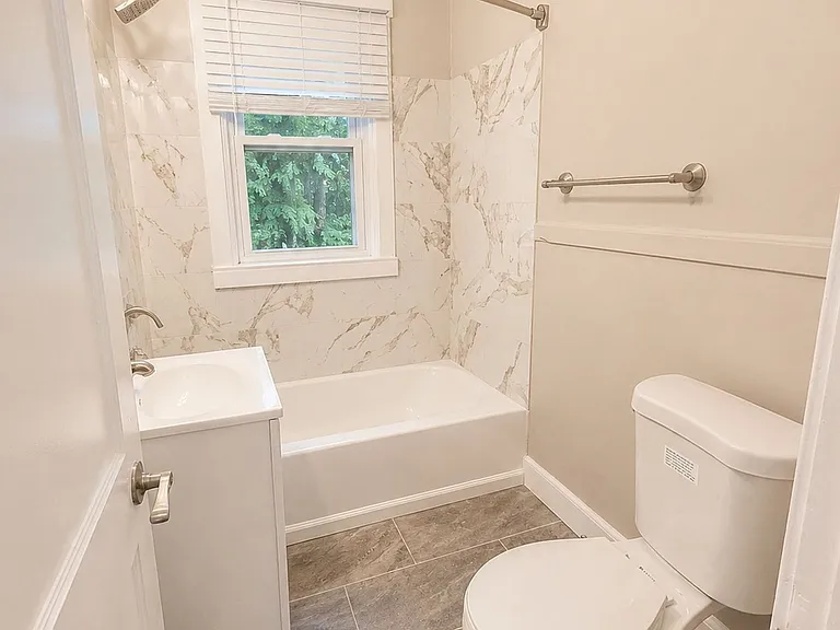 748-758 Shady Dr E — Photo 23