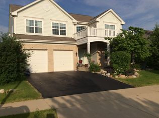 2887 Killarny Dr, Elgin, IL 60124