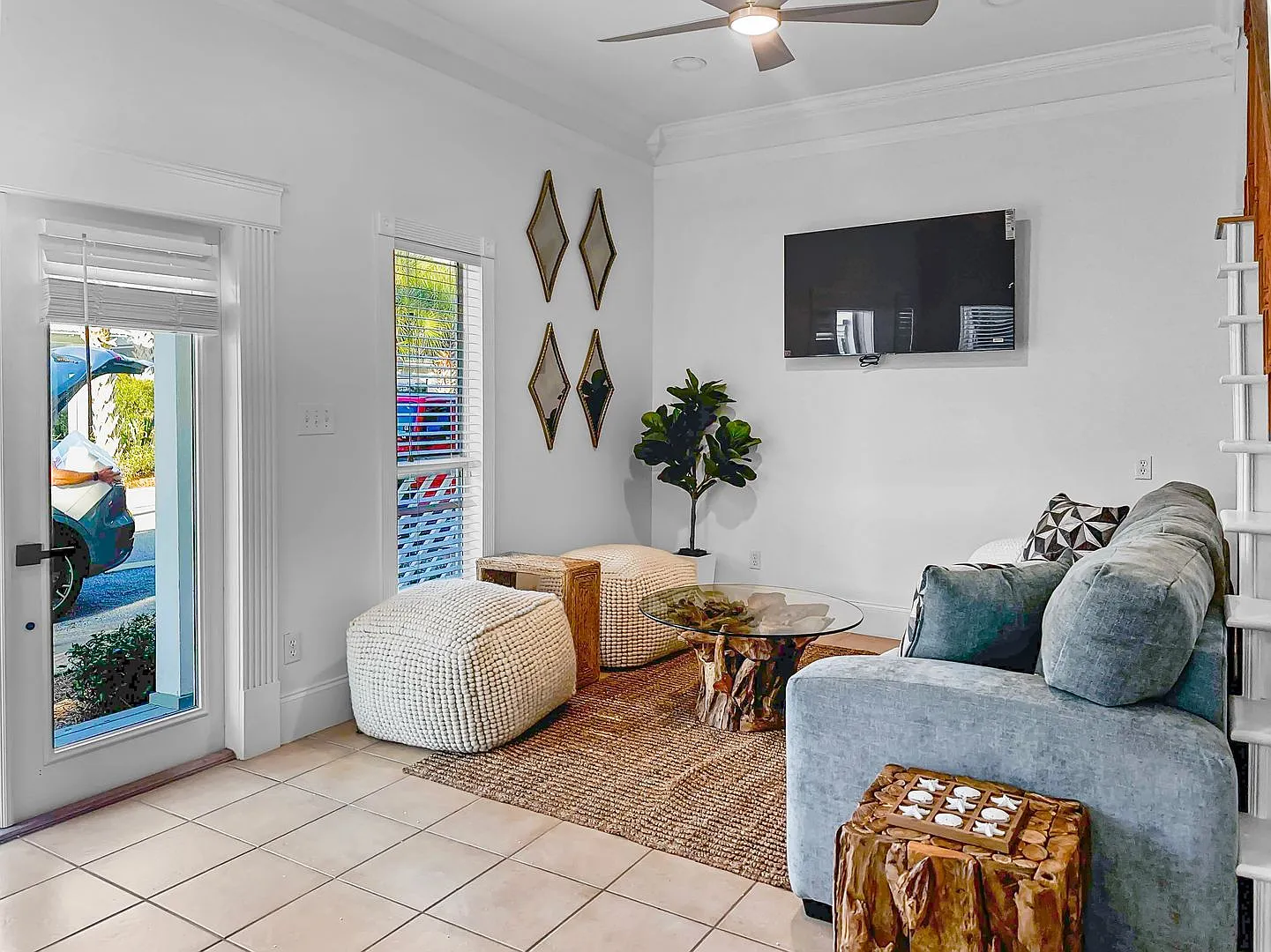 Perfect for large families or multiple friends! 5 bedroom house located close to tram pickup and ... — Photo 4