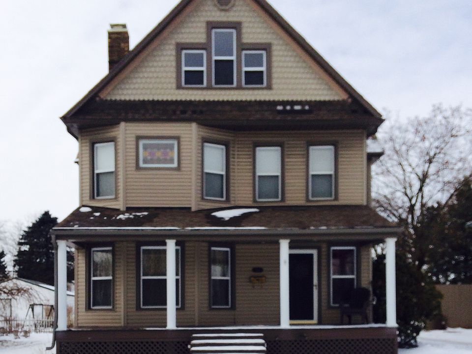 1st image of 328 N Wooster Ave