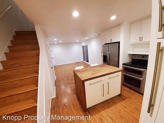 3rd image of 1127 Thomas Ave APT 11