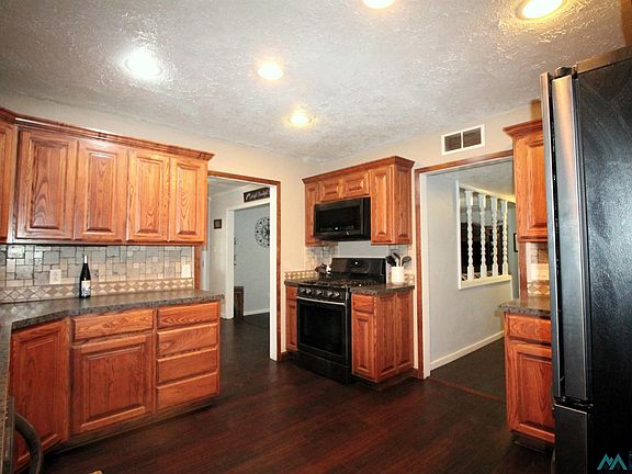 4th image of 1500 Fairmont Ct