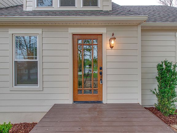 5th image of 1207 Creekside Dr