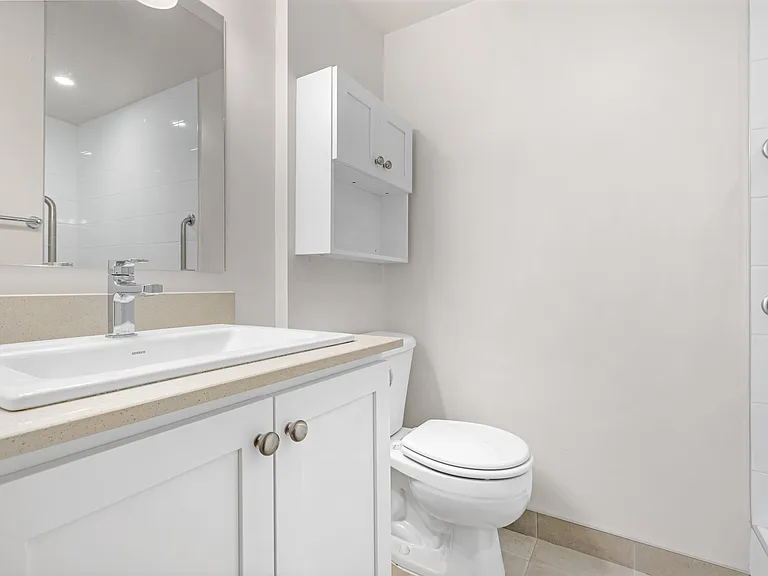 211 Wurtemburg St — Photo 43
