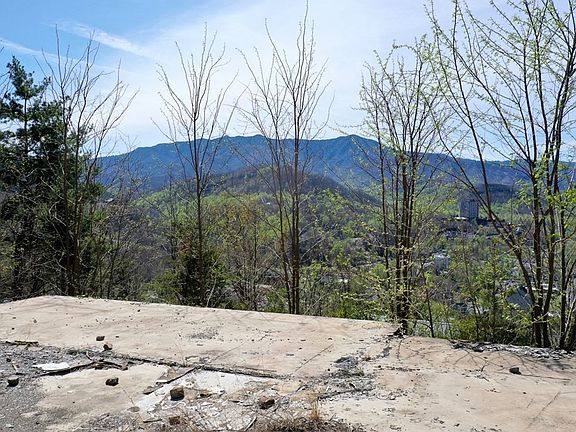 2nd image of 507 Campbell Lead Rd Lot B