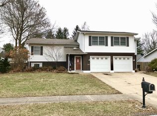 5 Aaron Dr, Jacksonville, IL 62650