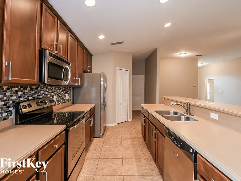6395 Rolling Tree St — Photo 5
