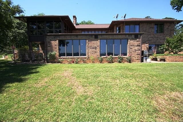 2nd image of 2824 Oak Point Dr