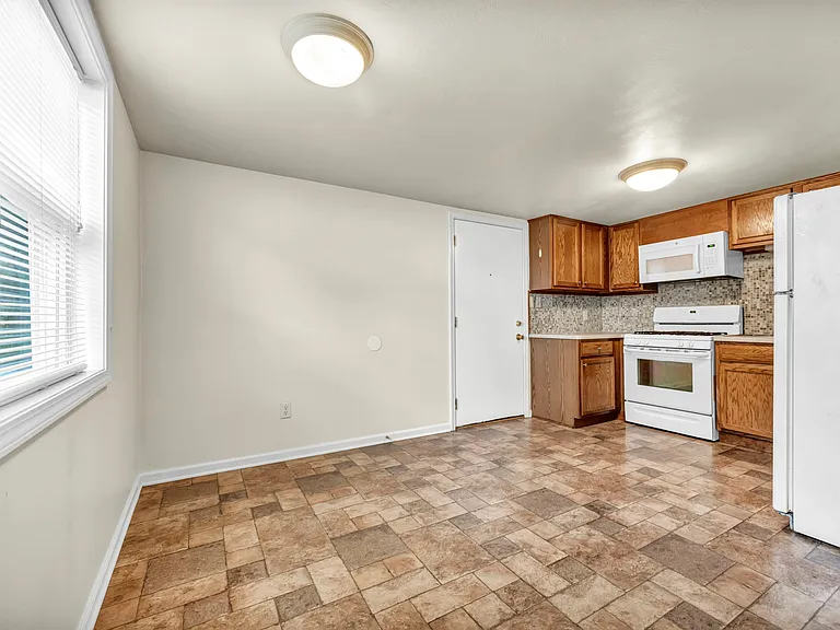 7333 Lake Ave #B — Photo 2