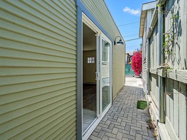602 Douglas St #602 — Photo 23