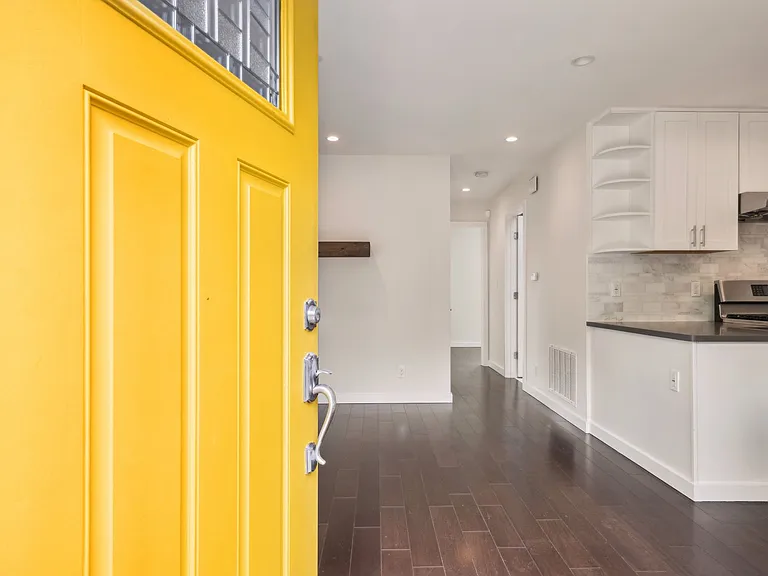 421 Nevada St — Photo 4
